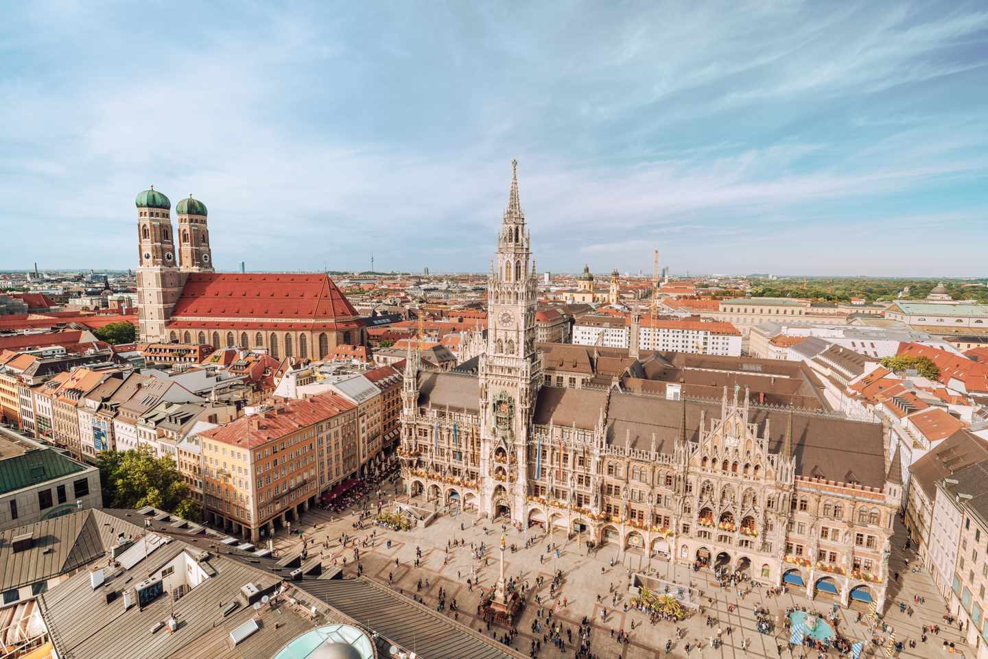 deutschland-muenchen-rathaus-g-1177177312.jpg