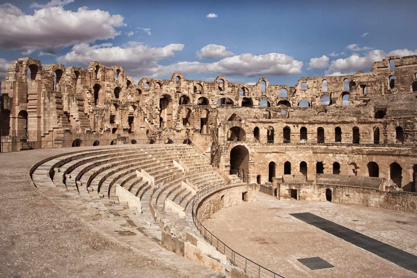 tunesien-el-jem-amphitheater-g1220408762.jpg
