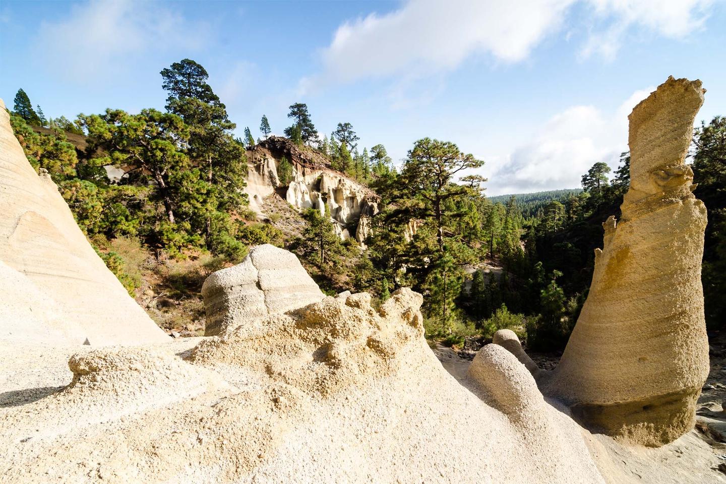 spanien-teneriffa-paisaje-lunar-felsenformation-g-1148673974.jpg