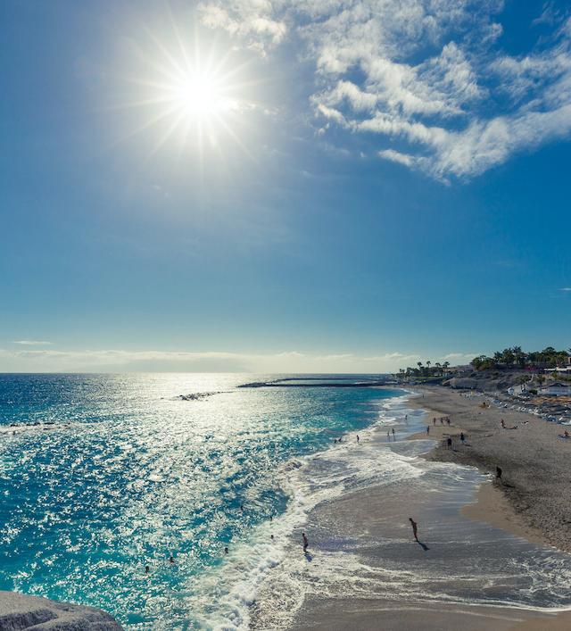 Reisekalender September. Teneriffa Strand von El Duque.