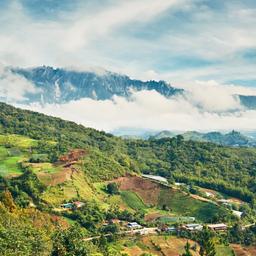 borneo-mount-kinabalu-t-665553920.jpg