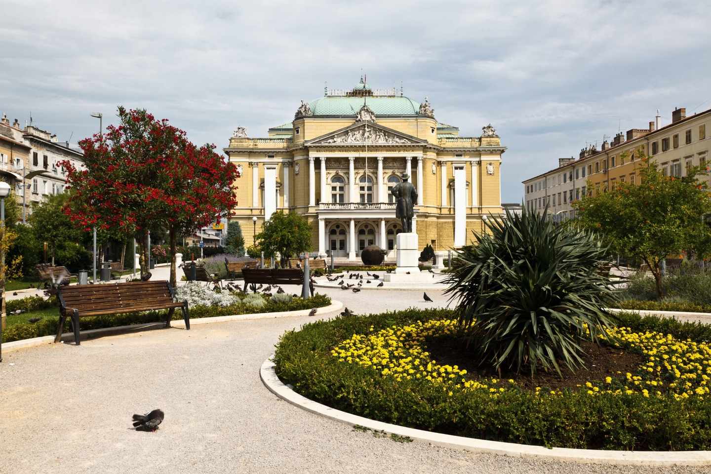 kroatien-rijeka-nationaltheater-g-177241606.jpg