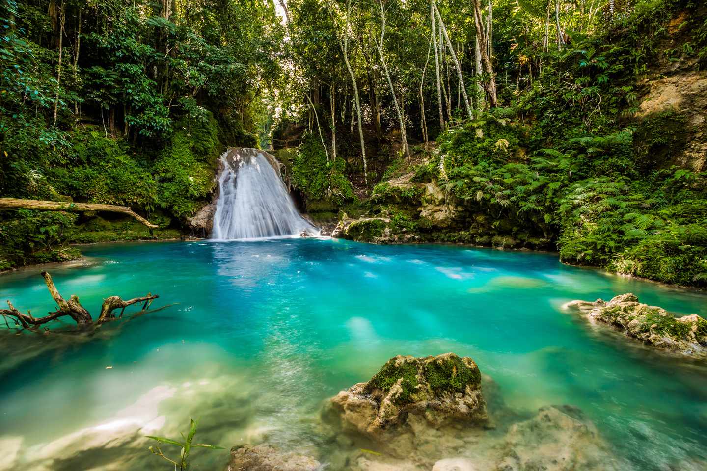 jamaika-blue-hole-g-657734428.jpg