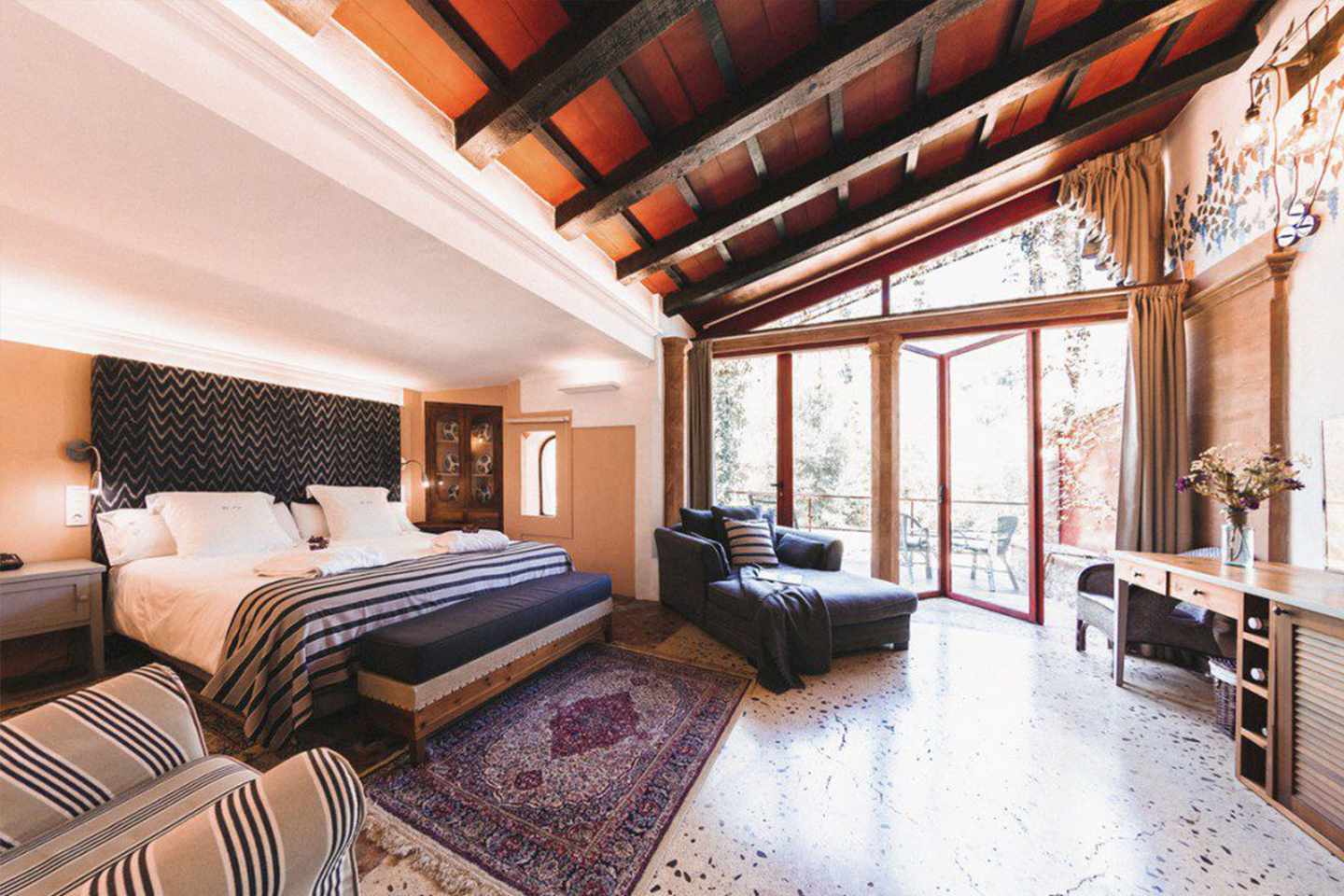 blt2a4d24c8c72b4ea8-spanien-mallorca-westen-finca-ca-nai-der-atc-pmi14028b-3.jpg Schönste Hotels Mallorca: Zimmer in der Finca Ca N’Ai