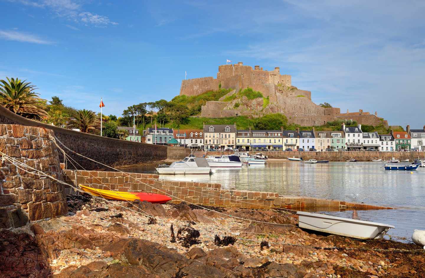 großbritannien-kanalinseln-jersey-mont-orgueil-klein-g-491560878.jpg