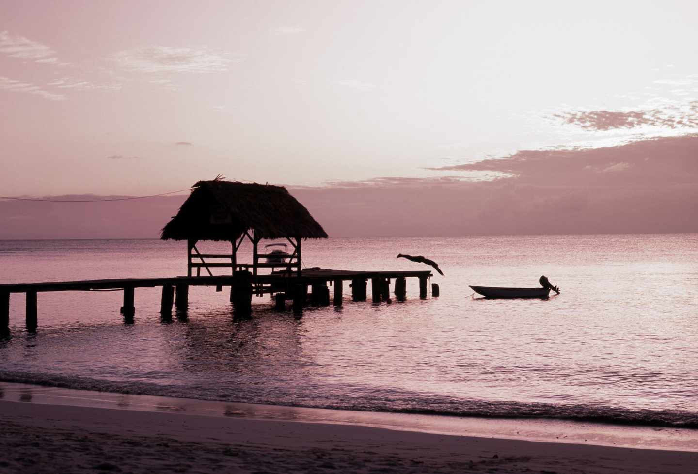 karibik-tobago-pigeon-point-bootssteg-sonnenuntergang-g-907929948.jpg