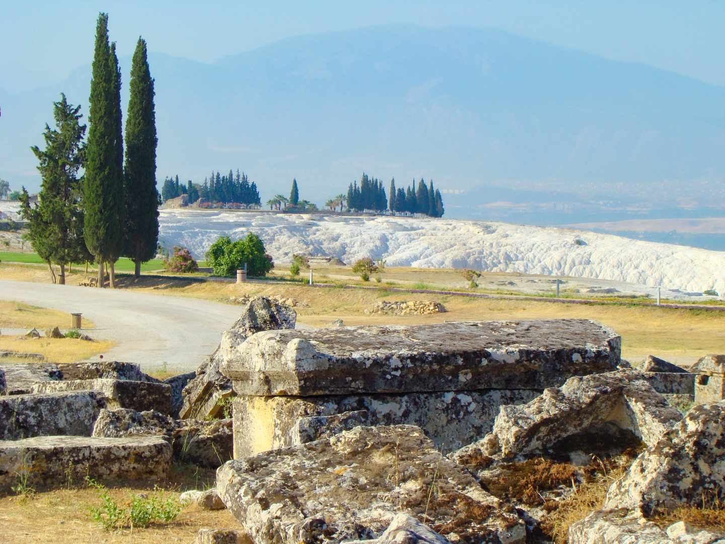 Türkei-Pamukkale-Ruinen-von-Hieropolis-g-1409455139.jpg