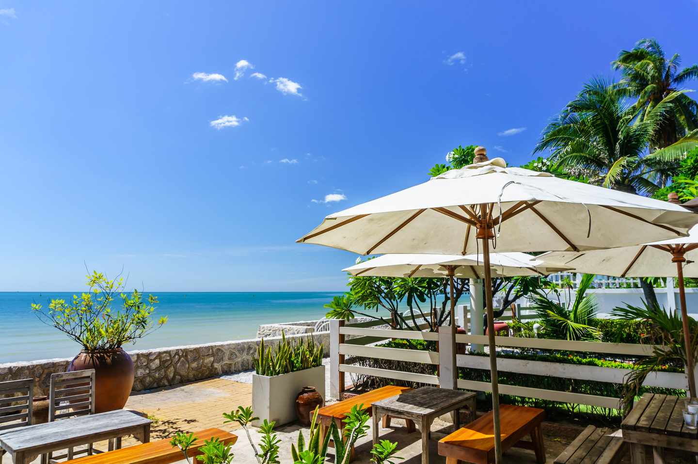 thailand-hua-hin-strand-cafe-t-512918883.jpg