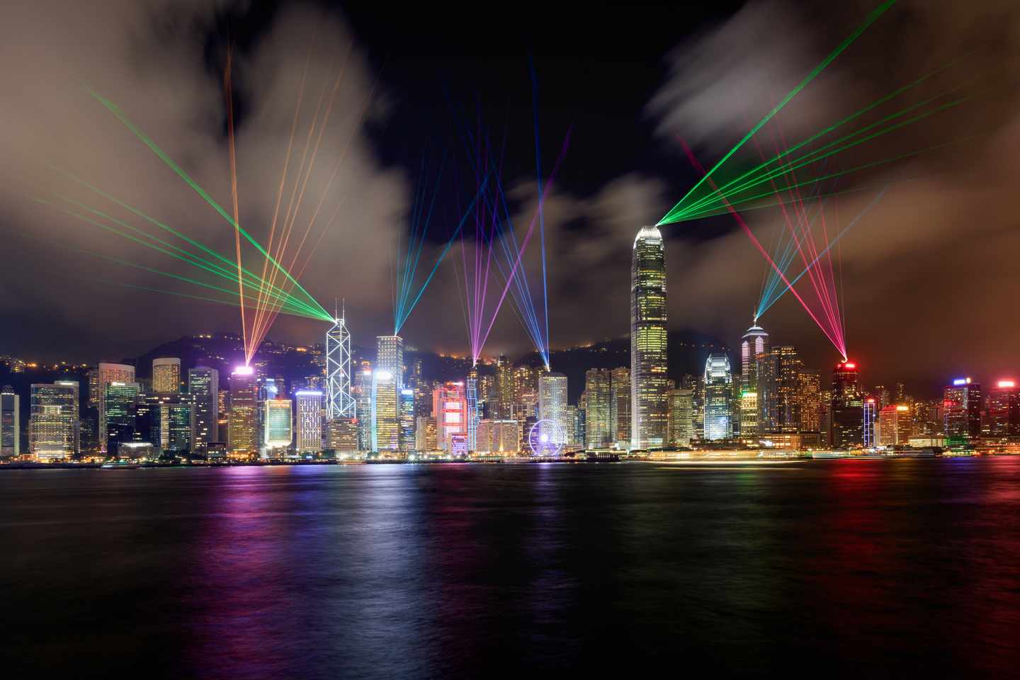 china-hongkong-skyline-laser-show-t-837223768.jpg