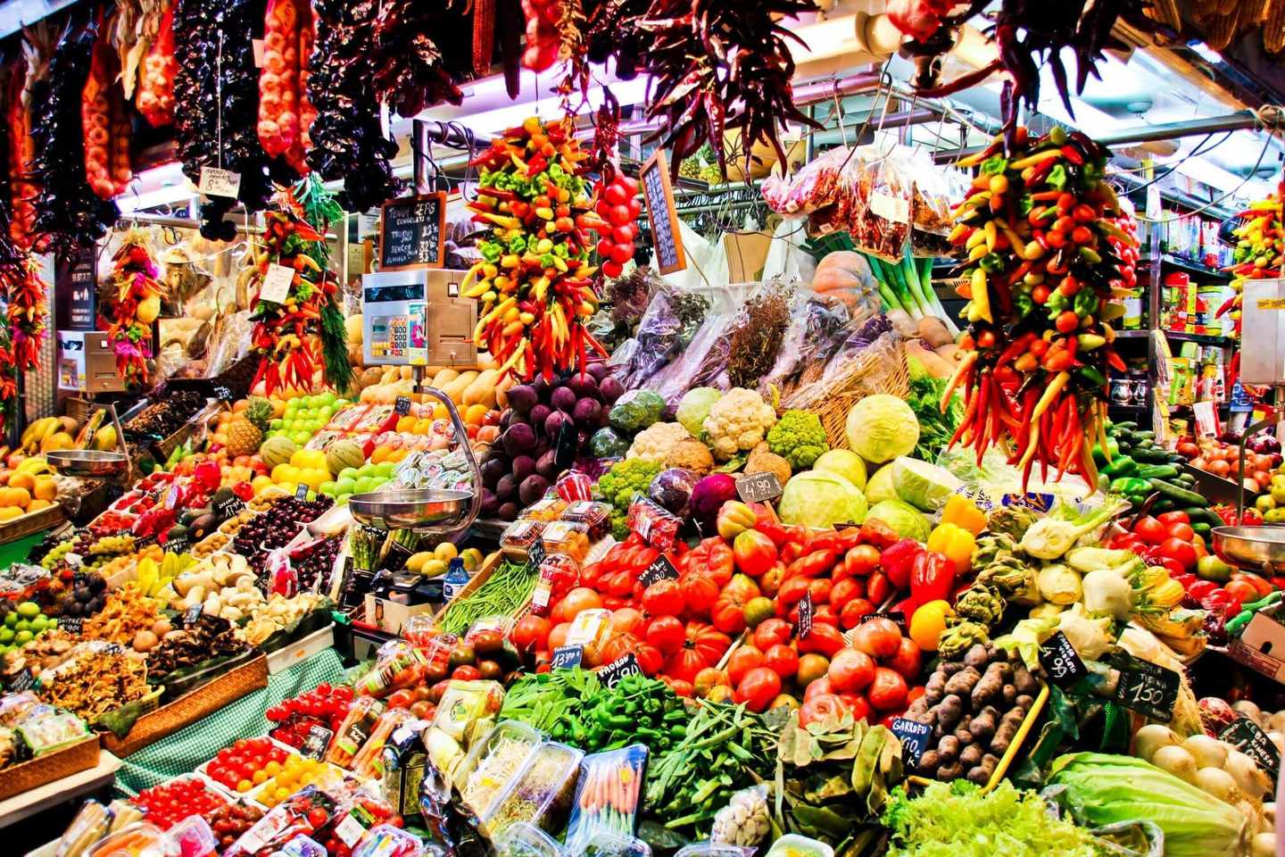 spanien-katalonien-barcelona-markt-obst-g-469061662.jpg