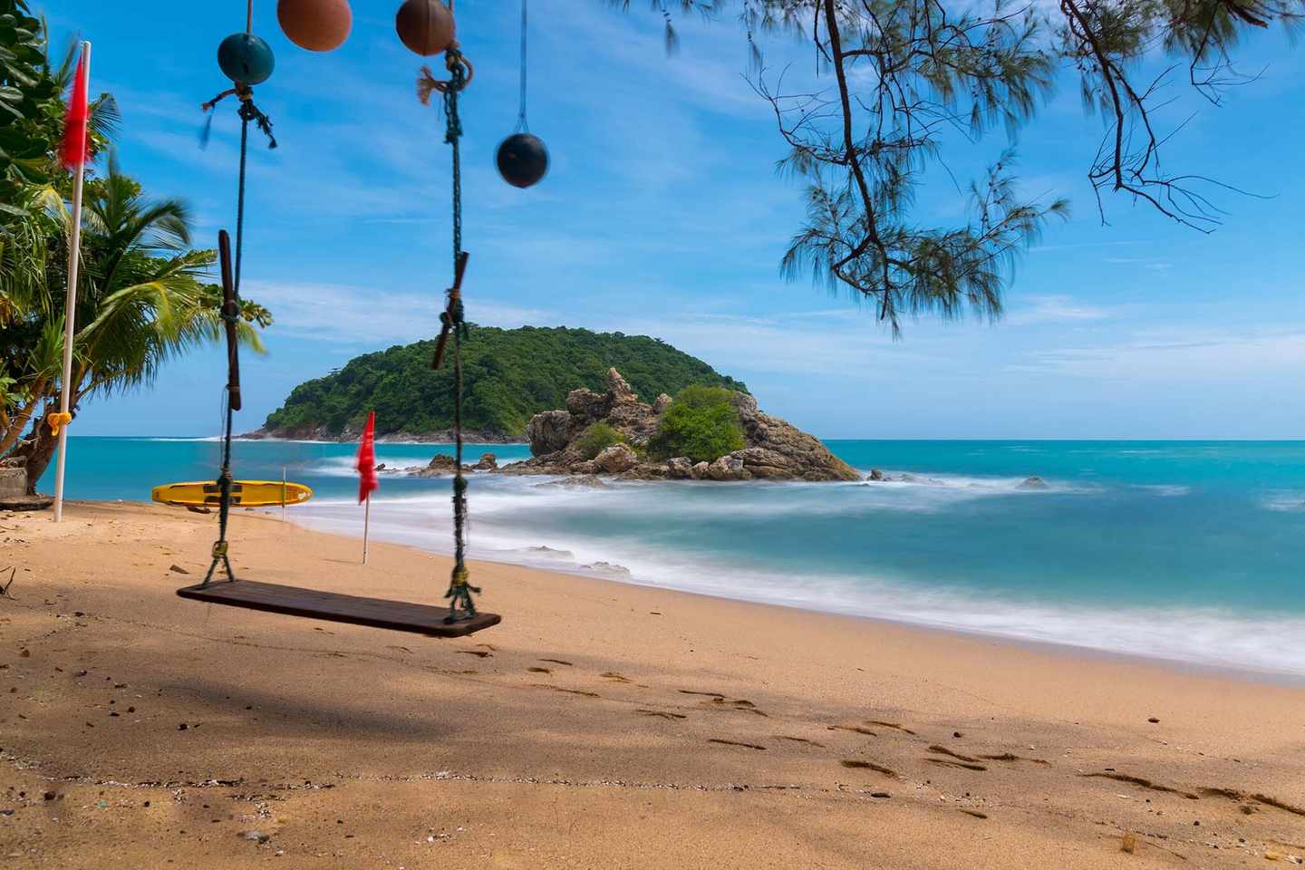 thailand-phuket-yanui-beach-g-1339591016.jpg