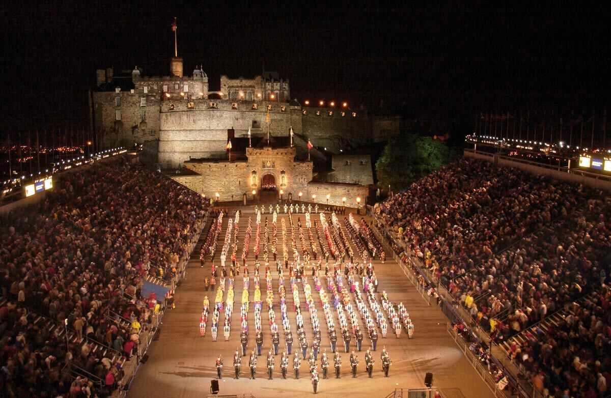schottland-royal-edinburgh-military-tattoo-p-S49658.jpg