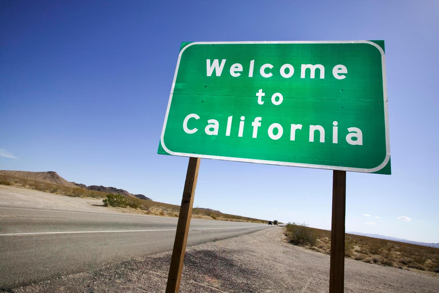 blt65f36c6a87a6b914-usa-kalifornien-schild-t-78049258.jpg usa-kalifornien-schild-t-78049258.jpg