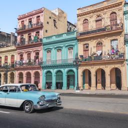 kuba-havanna-oldtimer-in-downtown-g-1132875715.jpg