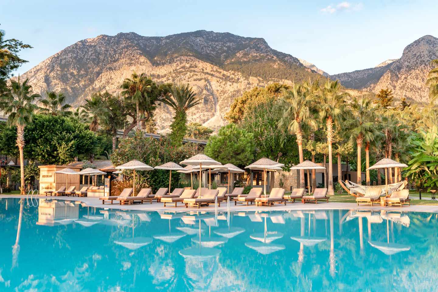 tuerkei-antalya-balmy-beach-resort-kremer-5921-pool-c10-TUR02804.jpg