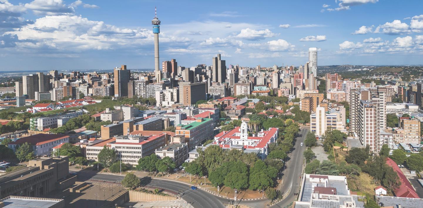 blt34493264c570beb8-suedafrika-johannesburg-skyline-und-council-building-g-2005010727_b_zg.jpg suedafrika-johannesburg-skyline-und-council-building-g-2005010727_b_zg.jpg