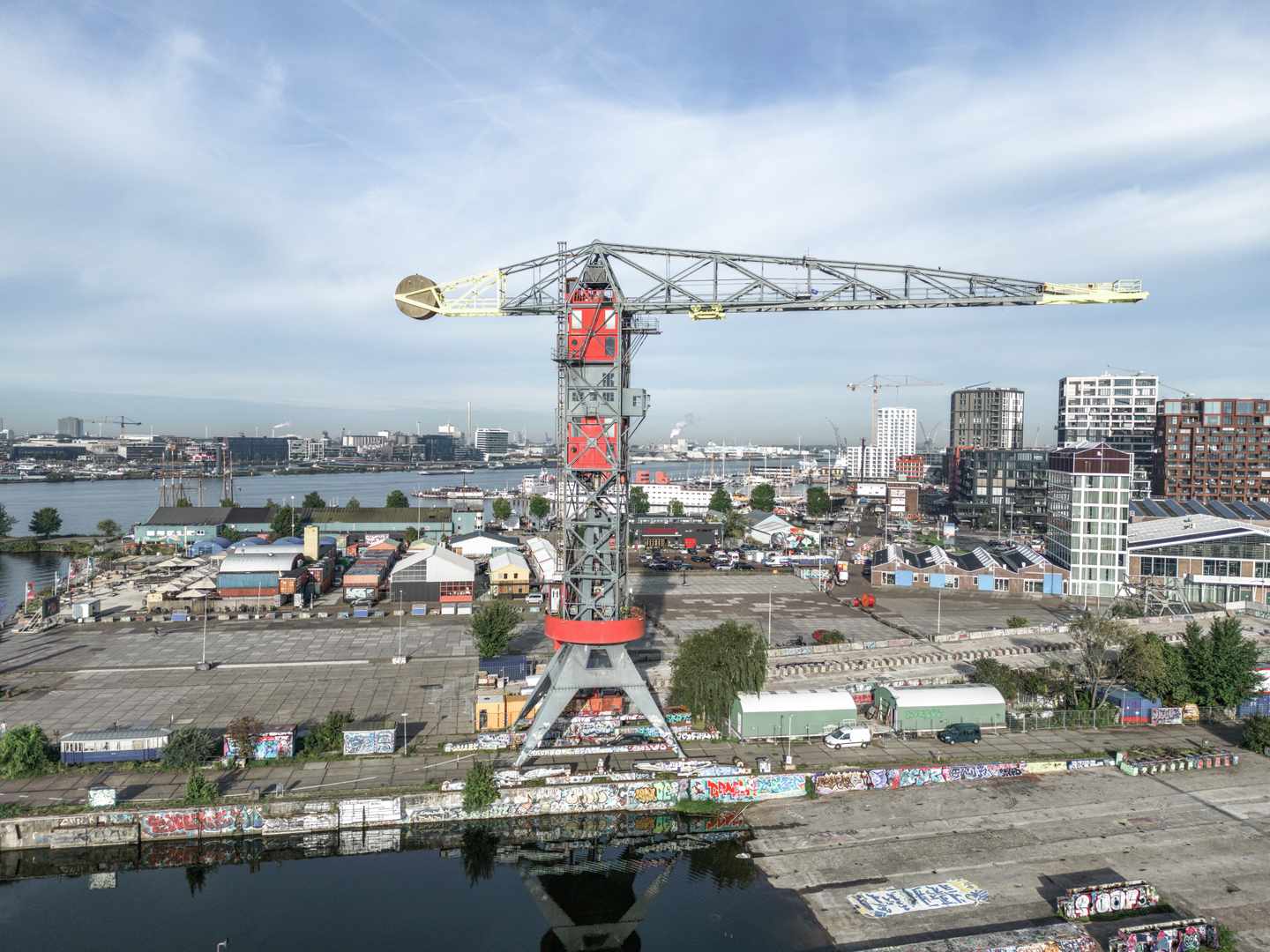 niederlande-amsterdam-ndsm-werft-g-1713041663_bearbeitet.jpg