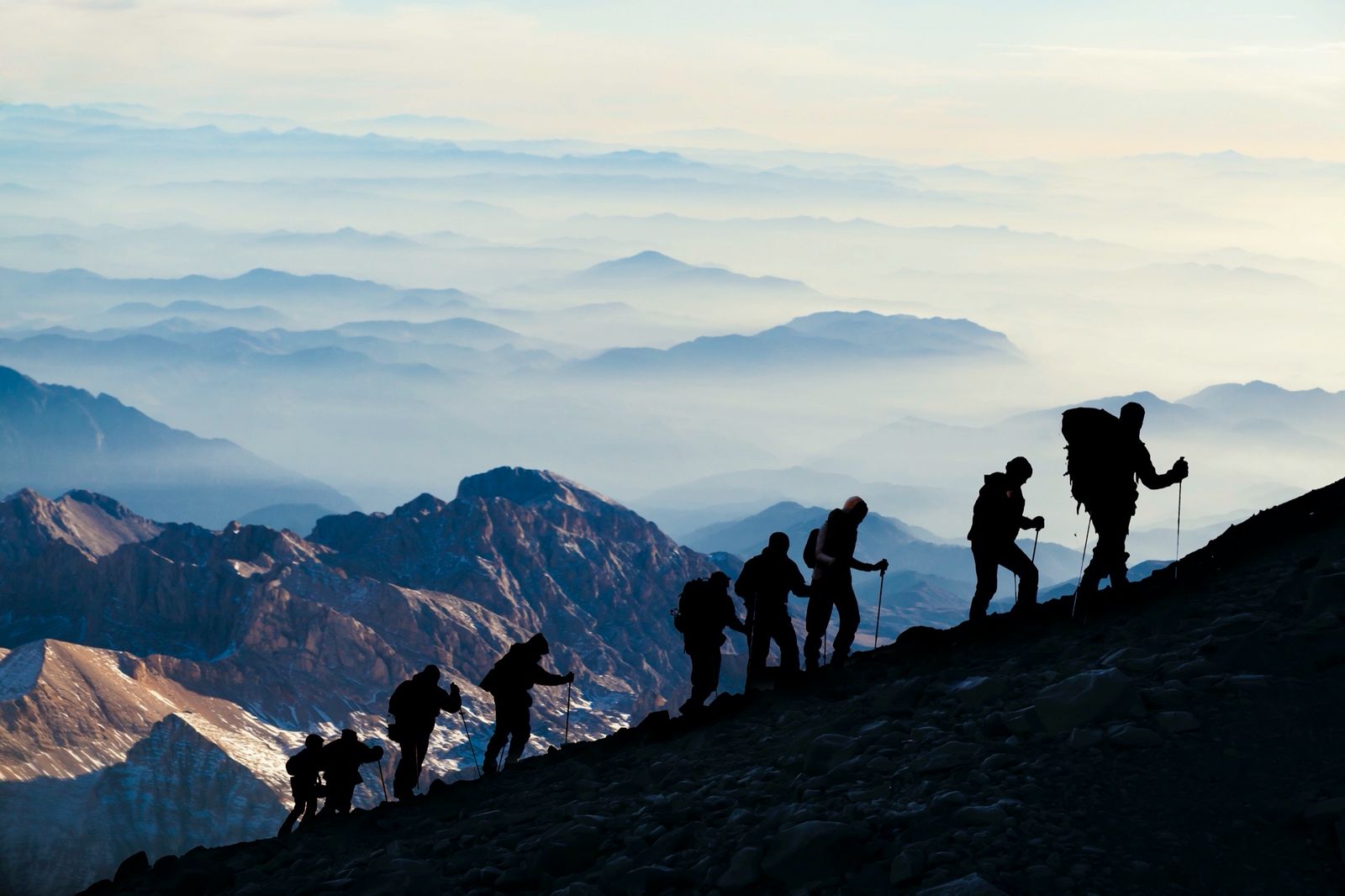 Wandern bei Dämmerung