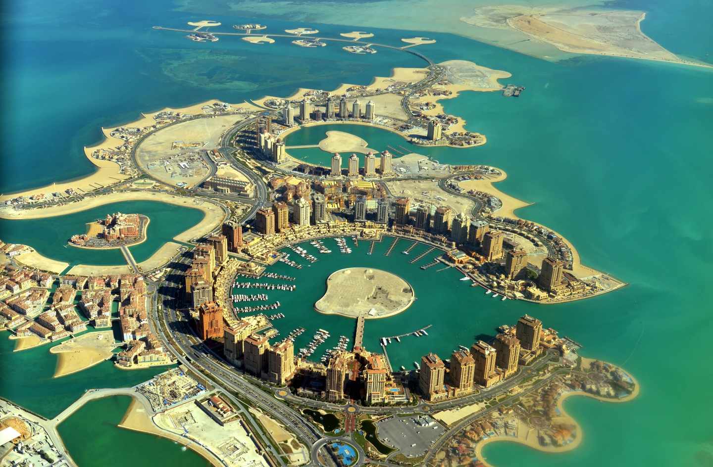 katar-doha-the-pearl-panorama-klein-g-464550170.jpg
