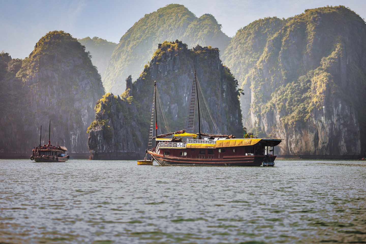 Vietnam-Halong-Bucht-g-464221493.jpg