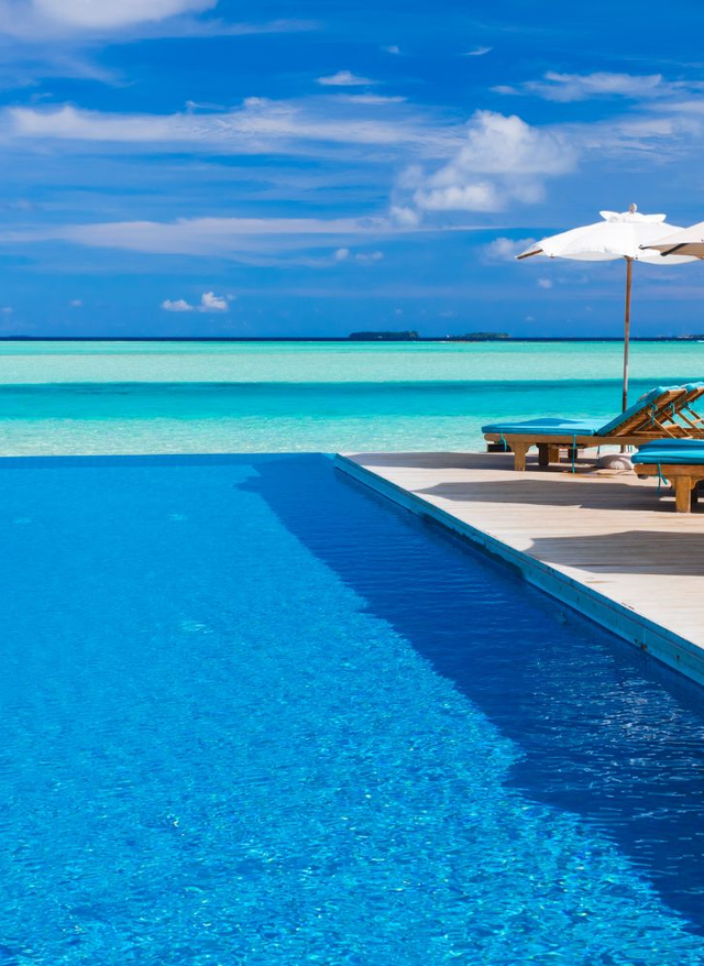 infinity-pool-g-136249763.jpg