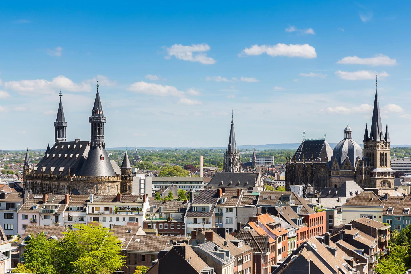 aachen-altstadt-kaiserdom-t-485664232.jpg