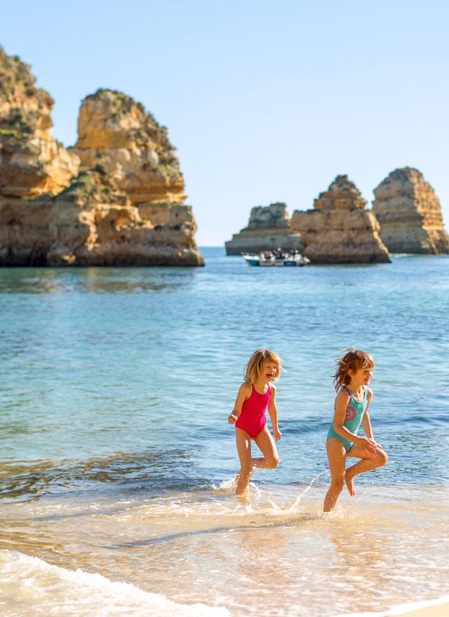 Familienurlaub Portugal portugal-kinder-strand-g-1131380540.jpg