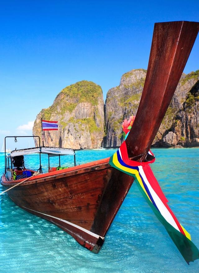 Langboot in Maya Bay, Thailand