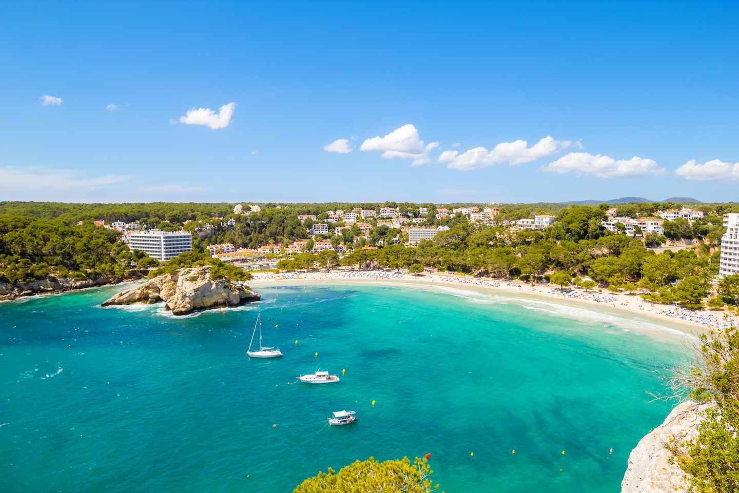 4_spanien_balearen_menorca_cala-galdana_dertour_g-178919849.jpg