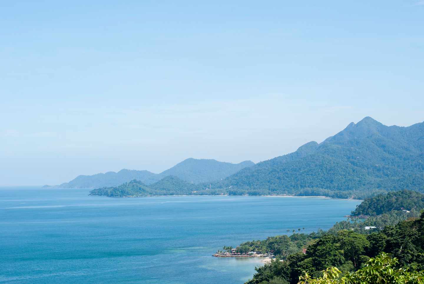 thailand-koh-chang-kai-bae-beach-t-494134716.jpg