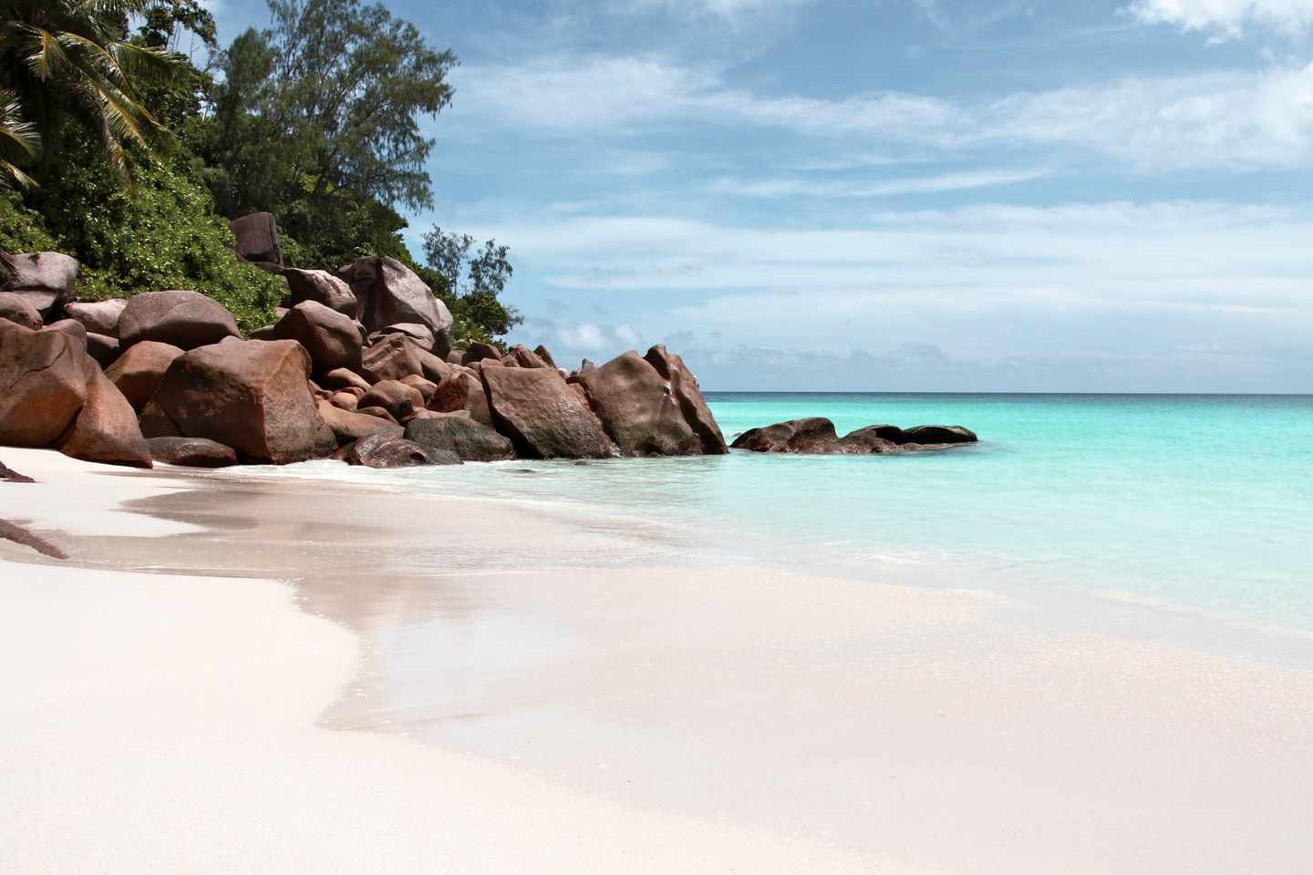 seychellen-praslin-anse-georgette-felsen-am-strand-g-1319509516.jpg