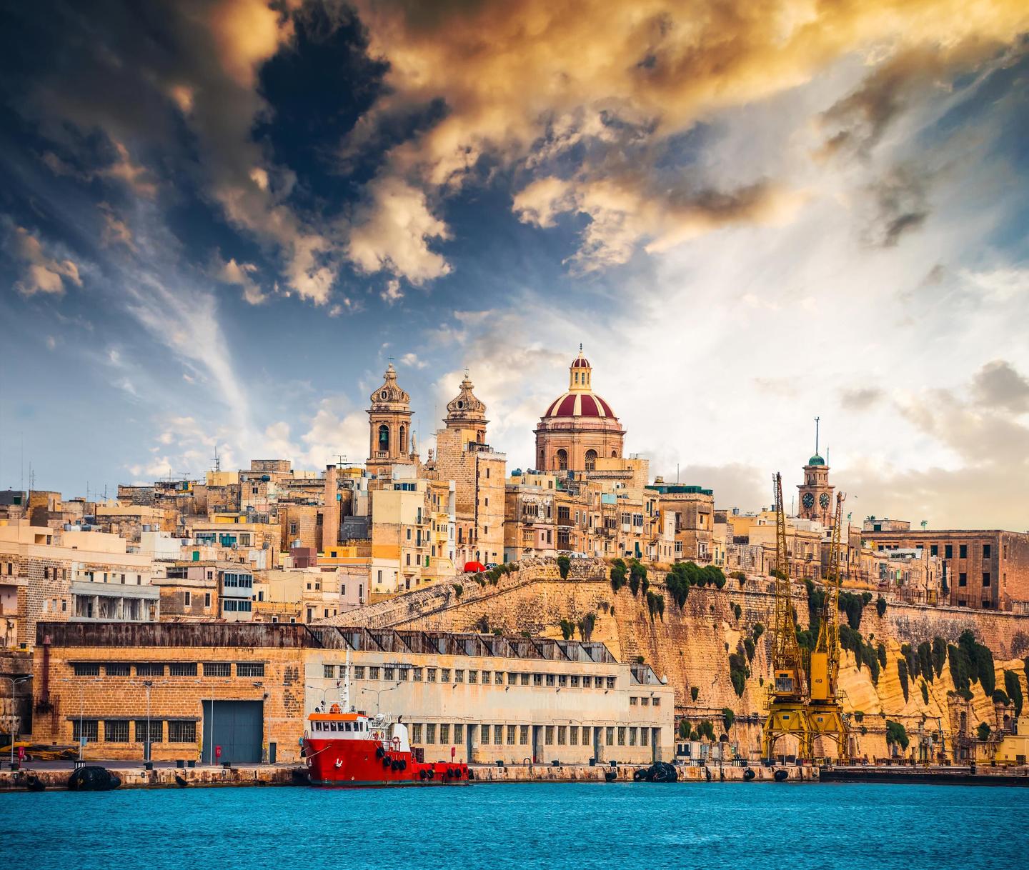 malta-valletta-stadt-portrait-t-538035992.jpg
