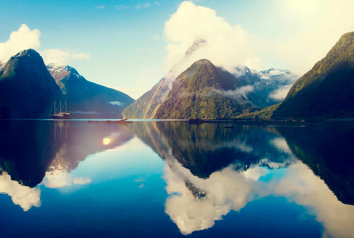 neuseeland-milford-sound-t-489252106.jpg