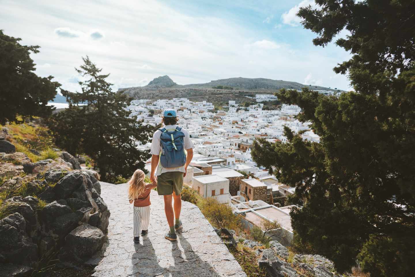 rhodos-lindos-stadt-familie-g-1478475146.jpg