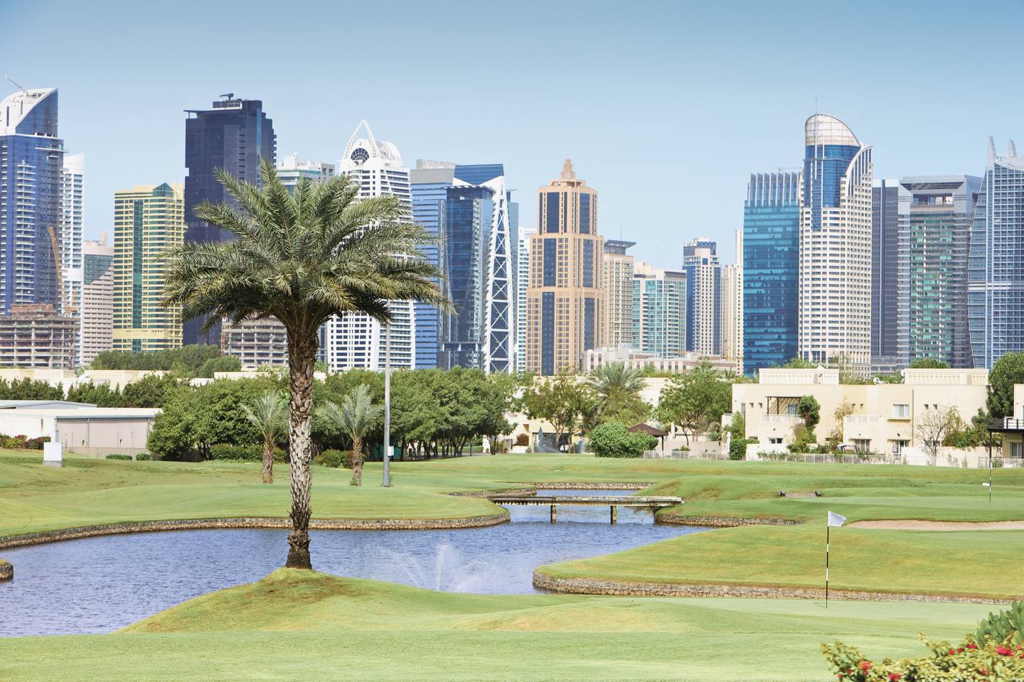 vae-dubai-golf-skyline-g-177306479.jpeg