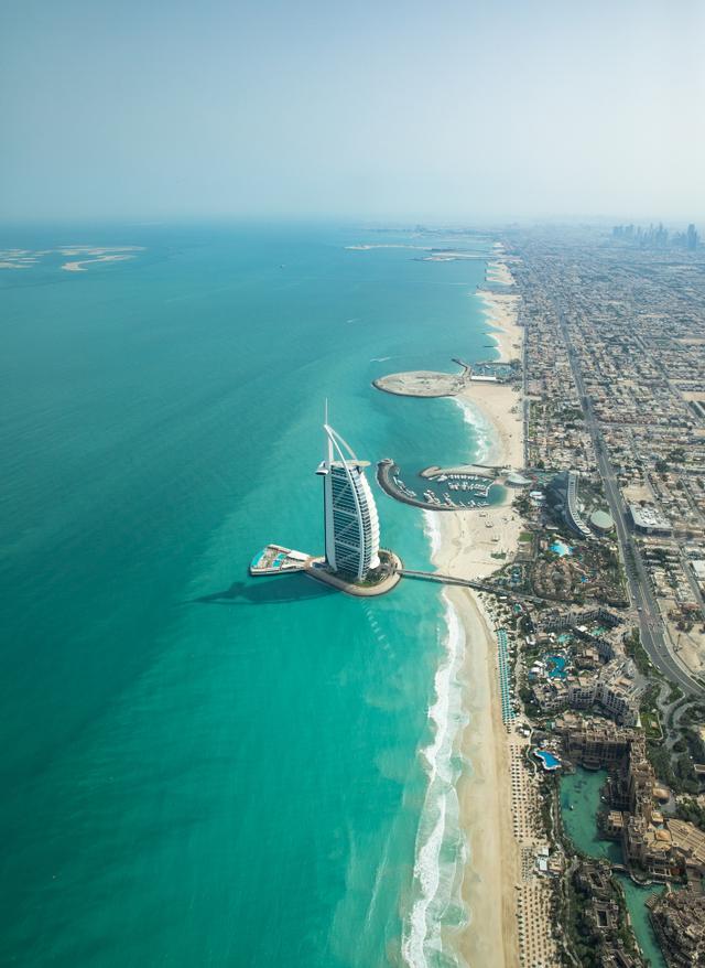 Zu den Angeboten Burj Al Arab und Strand von Dubai