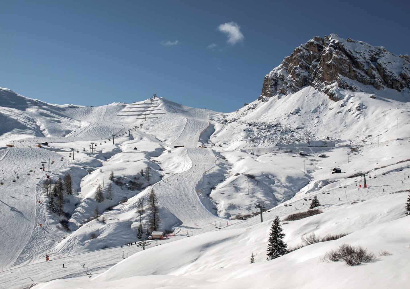 italien-dolomiten-val-gardena-skigebiet-g-867757496.jpg