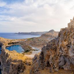 griechenland-rhodos-lindos-akropolis-bucht-rundreisen-g-626002784.jpg
