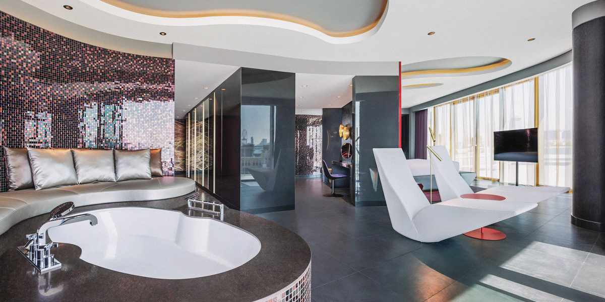 blte8777504efe306bd-vae-dubai-hotel_w_dubai_the_palm-d-D22G2223_22.jpg Dubai W-The Palm Hotelzimmer