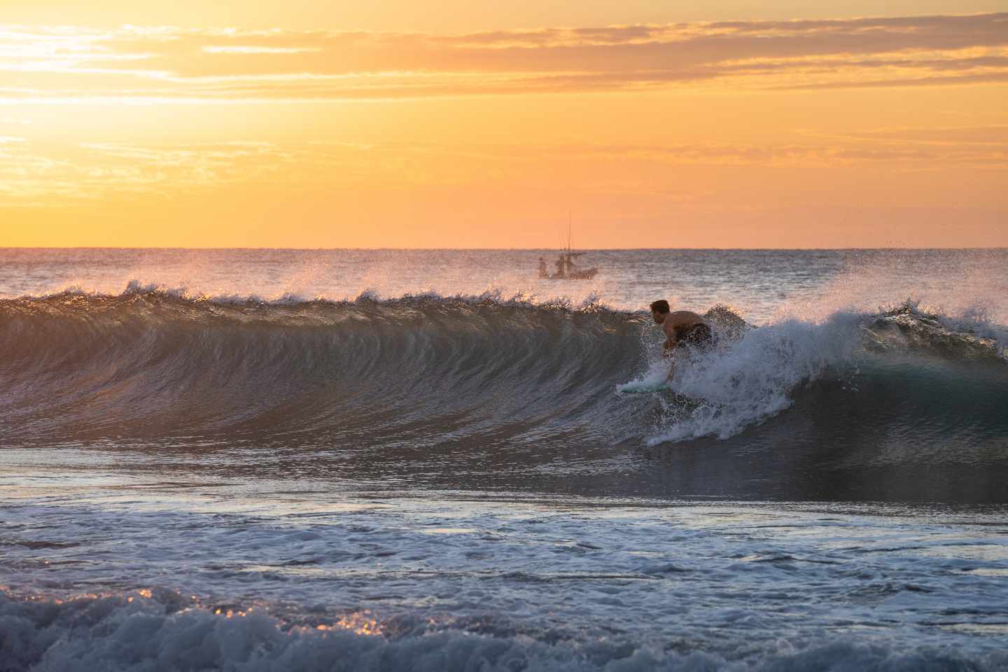 blt018793efc23682ea-mexiko-los-cabos-surfer-welle-p.jpg Los Cabos
