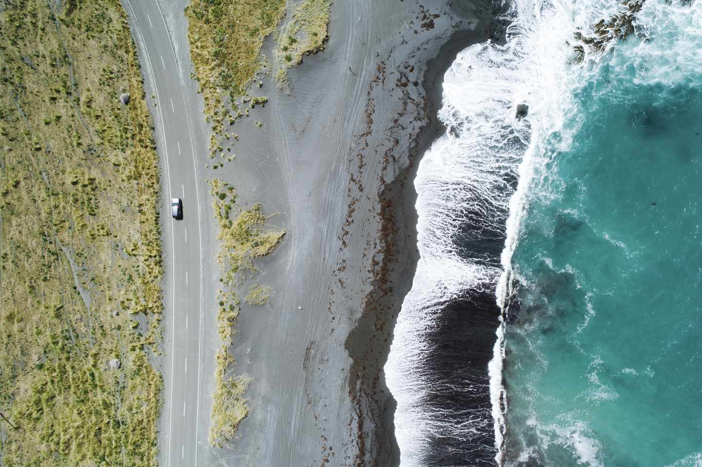 neuseeland-wairarapa-straße-wellen-von-oben-g-1251274033_bearbeitet.jpg