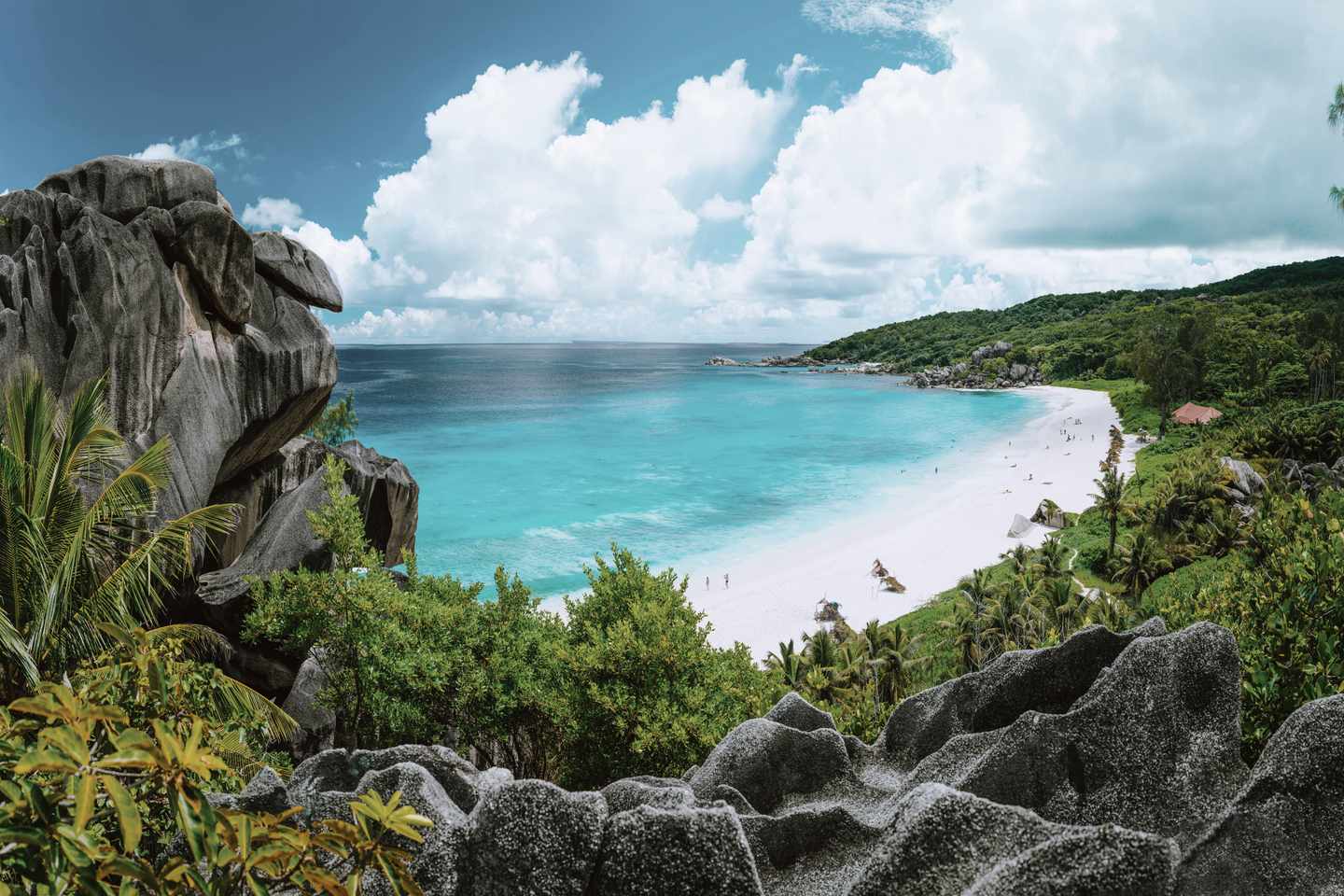 seychellen-la-digue-grand-anse-panoramablick-g-1153357480.jpg