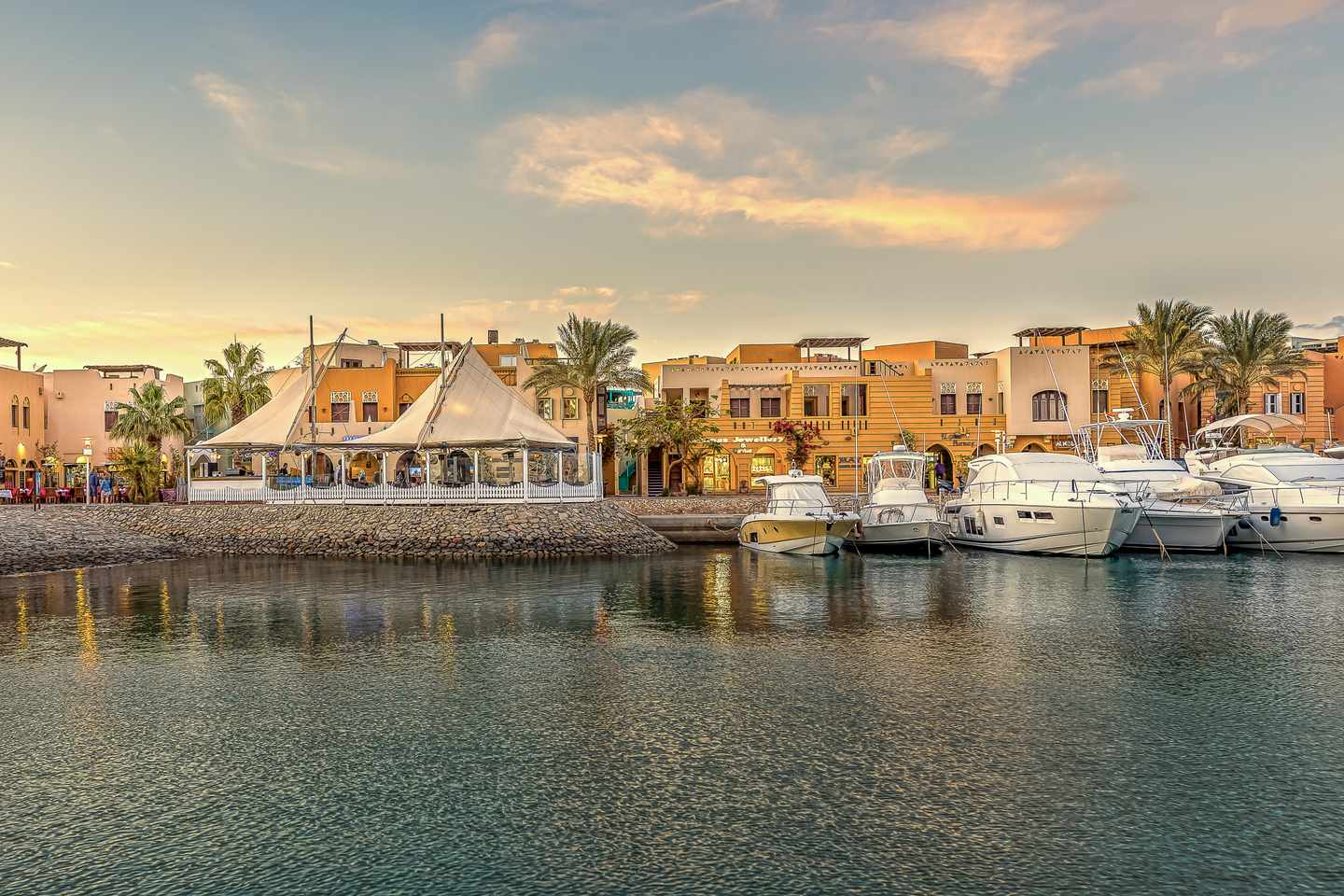 Neuer Jachthafen El Gouna bei Sonnenuntergang