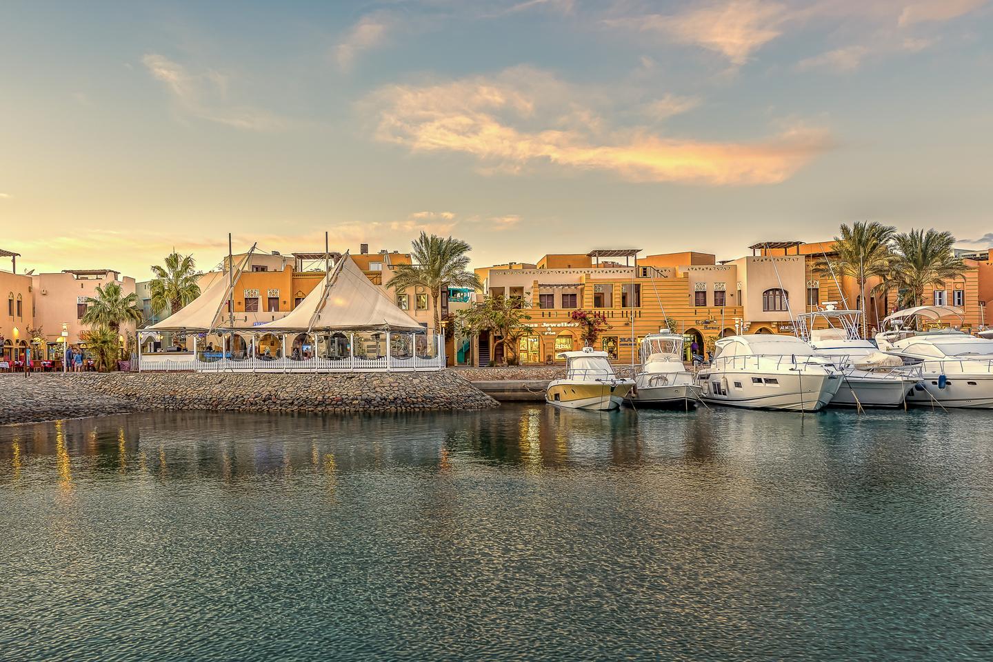 Neuer Jachthafen El Gouna bei Sonnenuntergang