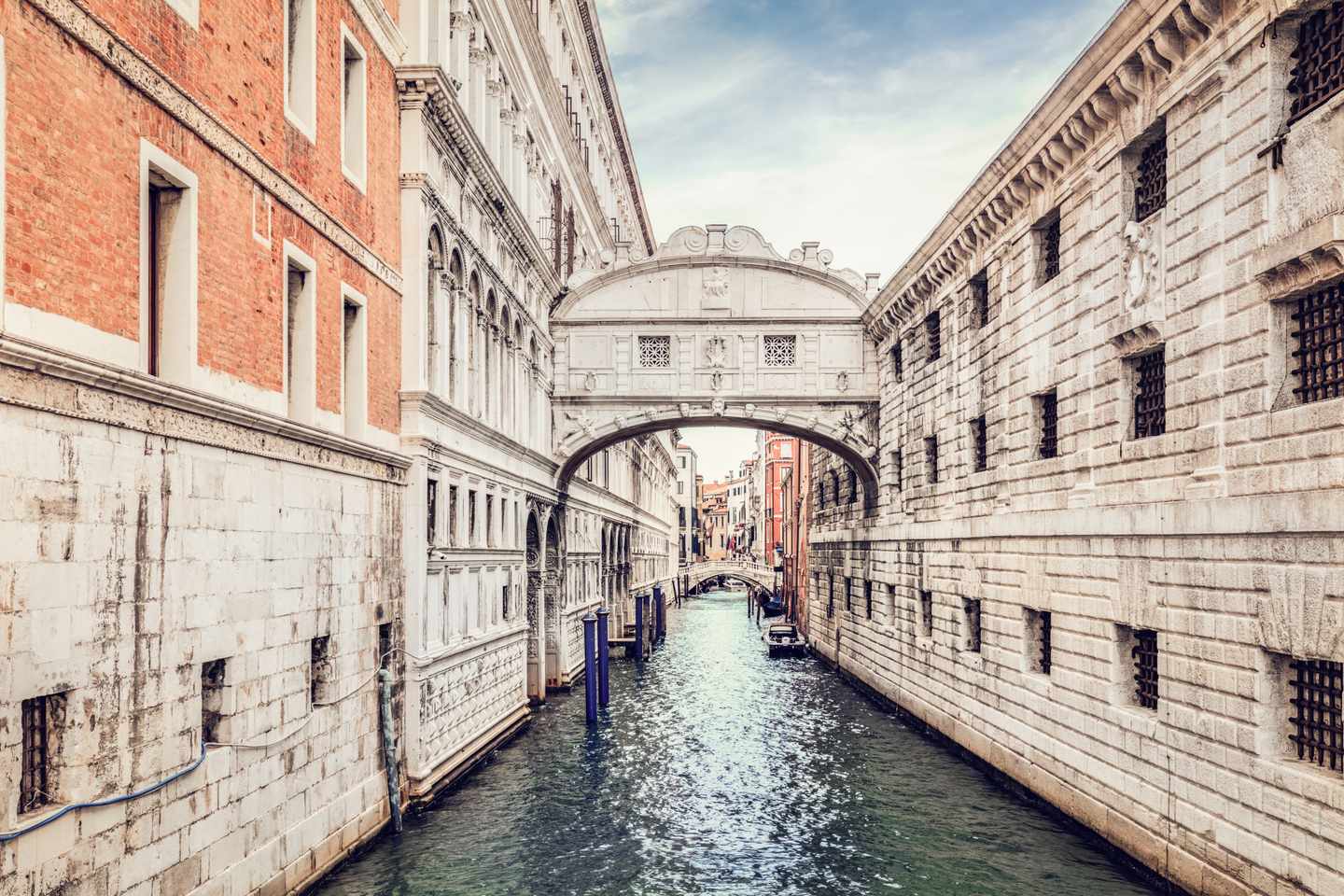 italien-venedig-seufzerbrücke-g-1483780884.jpg