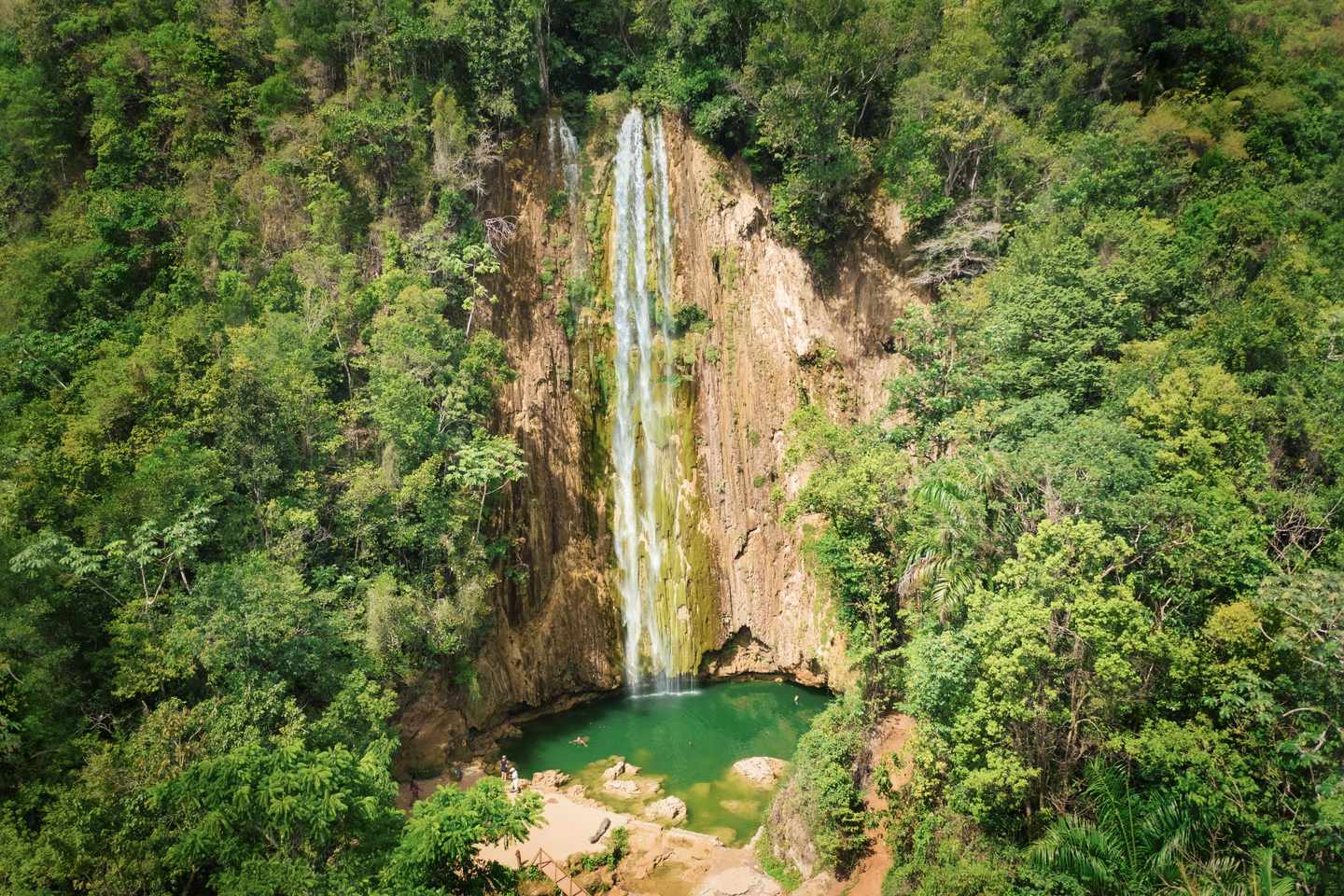 karibik-dominikanische-republik-el-limon-wasserfall-g-1172647230.jpg