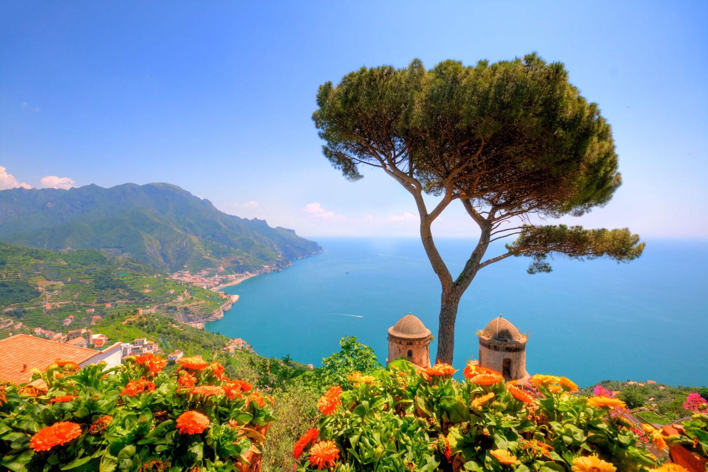 italien-blick-aufs-meer-t-139616075.jpg