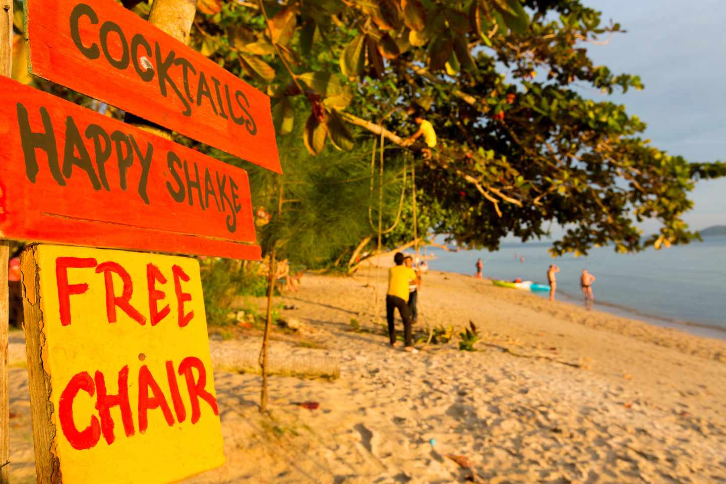 thailand-koh-chang-strand-cocktails-t-531773102.jpg
