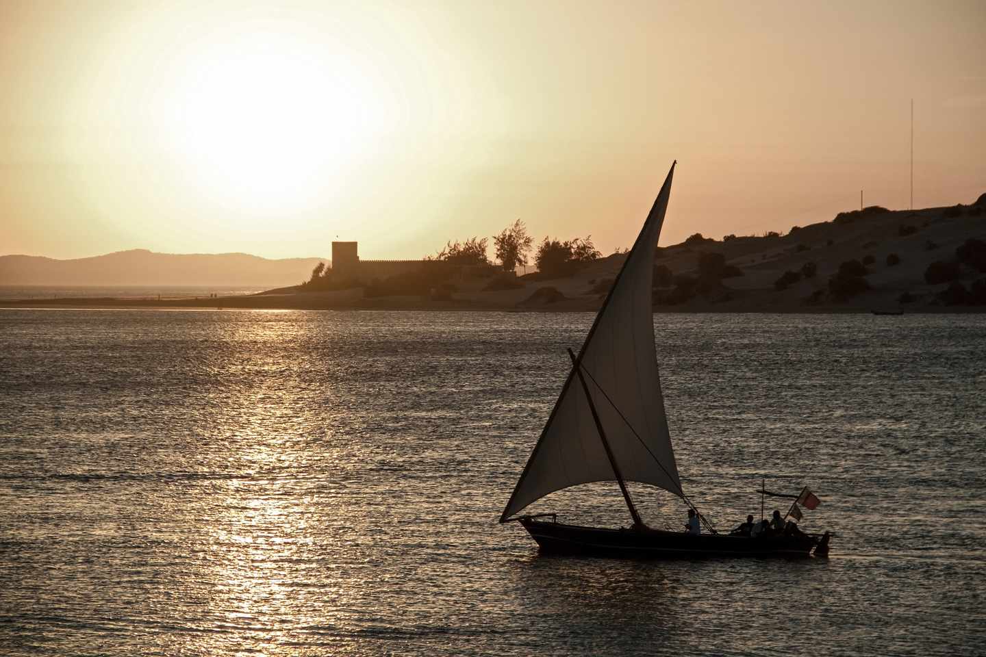 kenia-dhow-sonnenuntergang-g-183819681.jpg