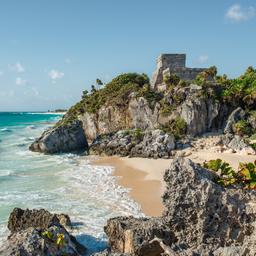 mexiko-tulum-ruine-tempel-am-meer-kv-g-1134577381.jpg